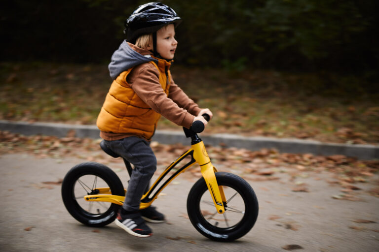 Jak nauczyć jeździć dziecko na rowerze?